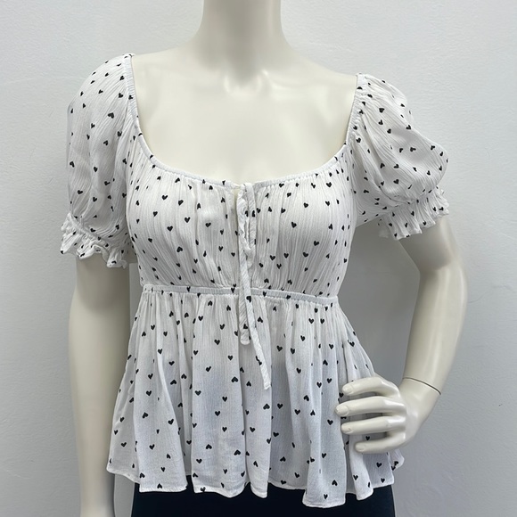Forever 21 Tops - White/ Black Heart Puff Sleeve Top